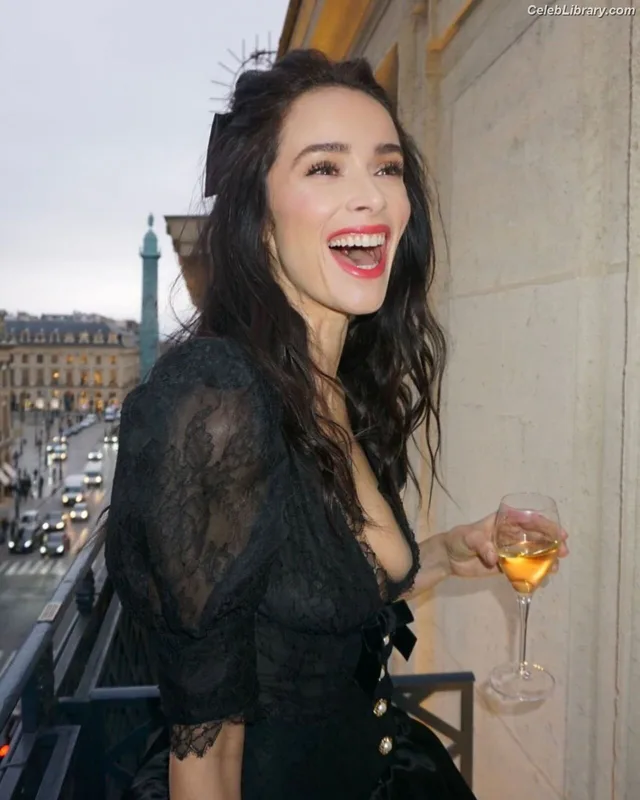 Abigail Spencer photo 13 of 244