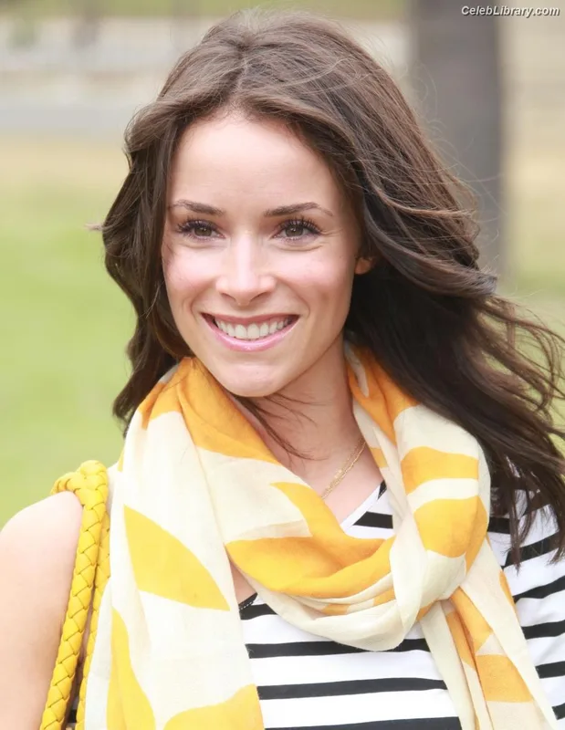 Abigail Spencer photo 4 of 244