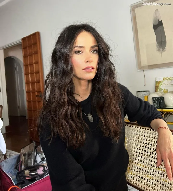 Abigail Spencer photo 11 of 244