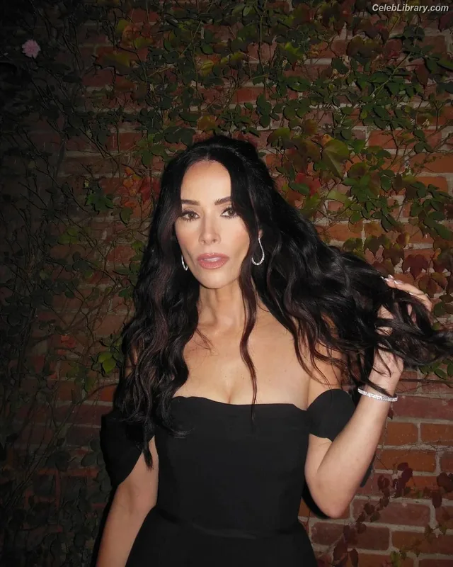 Abigail Spencer photo 1 of 244