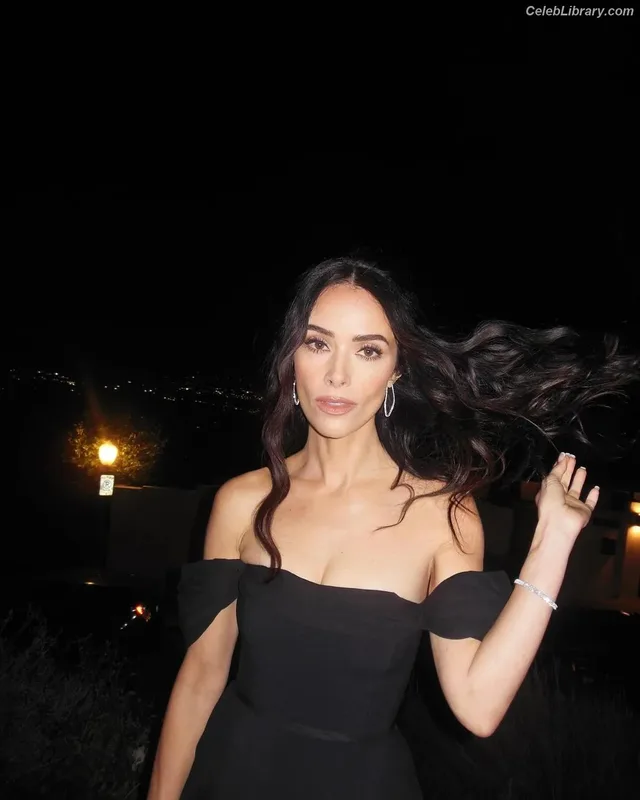 Abigail Spencer photo 3 of 244