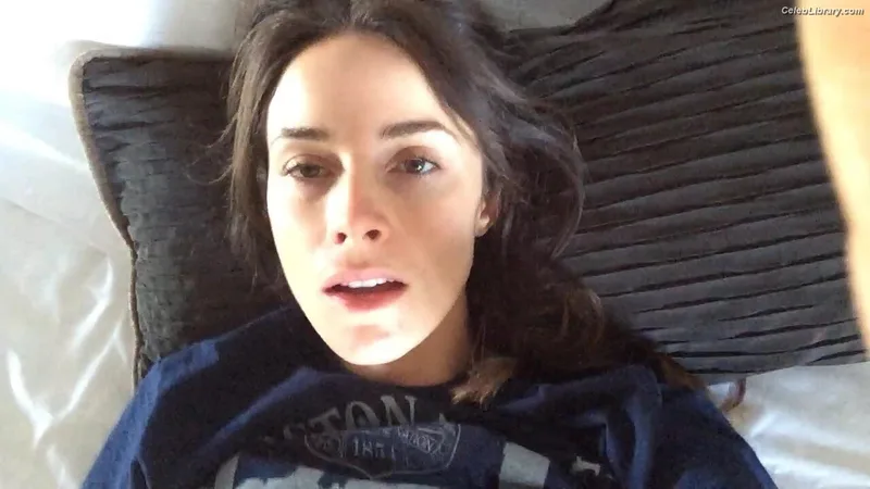 Abigail Spencer photo 22 of 244