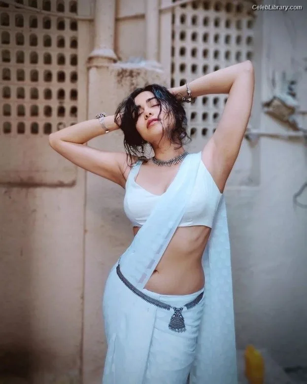Adah Sharma photo 1 of 7