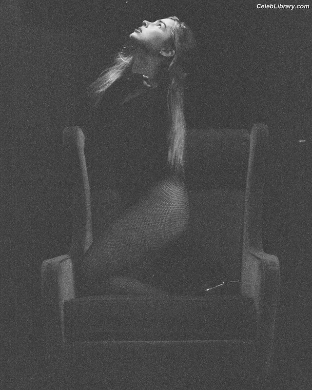 Addison Rae photo 3 of 6004