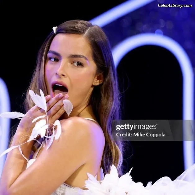 Addison Rae photo 1 of 6004
