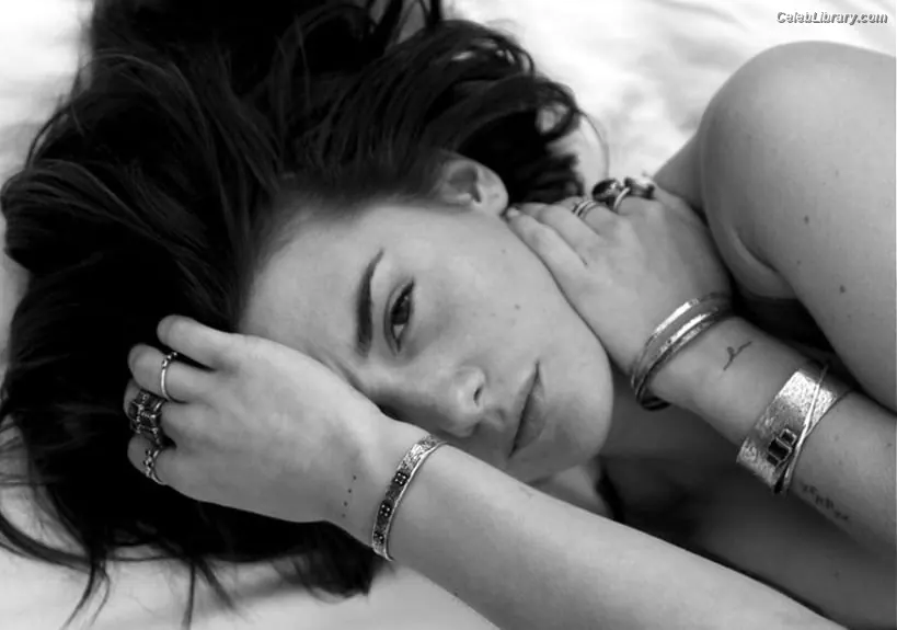 Addison Timlin photo 11 of 685