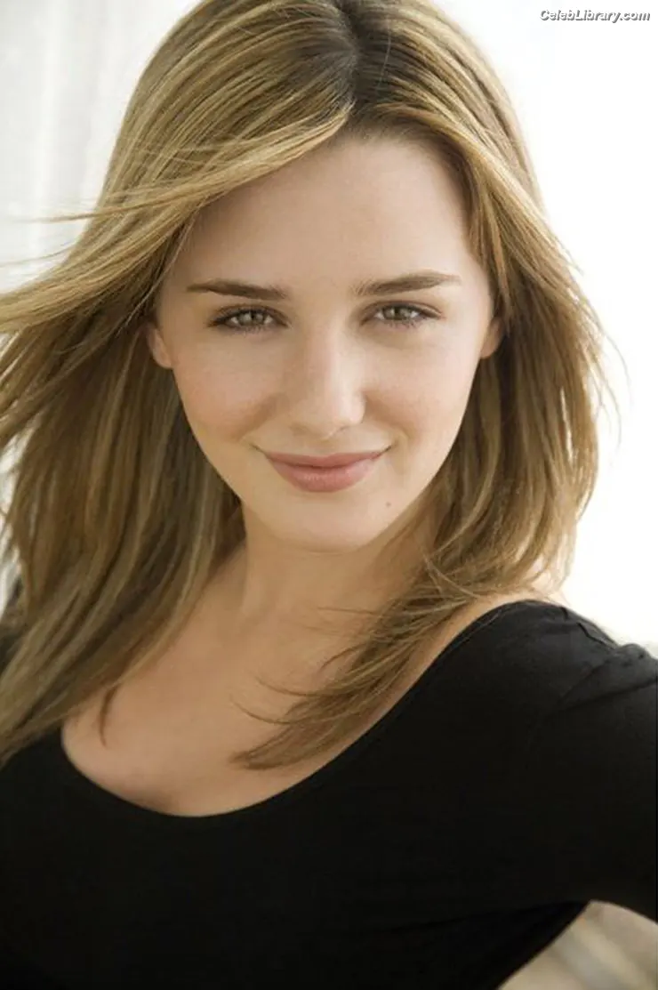 Addison Timlin photo 1 of 685