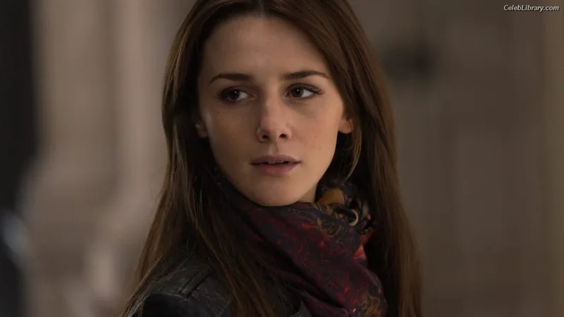 Addison Timlin photo 17 of 686