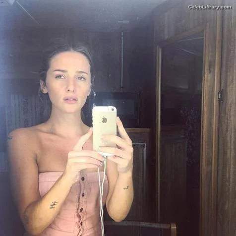 Addison Timlin photo 4 of 686