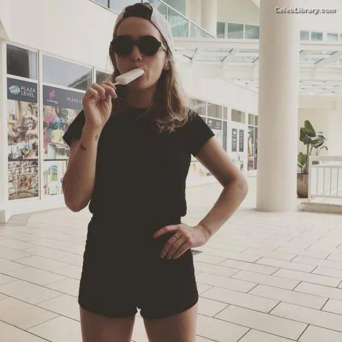 Addison Timlin photo 9 of 686