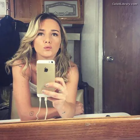 Addison Timlin photo 10 of 686