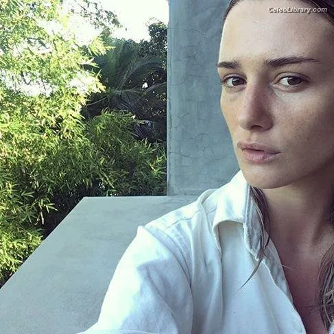 Addison Timlin photo 15 of 686