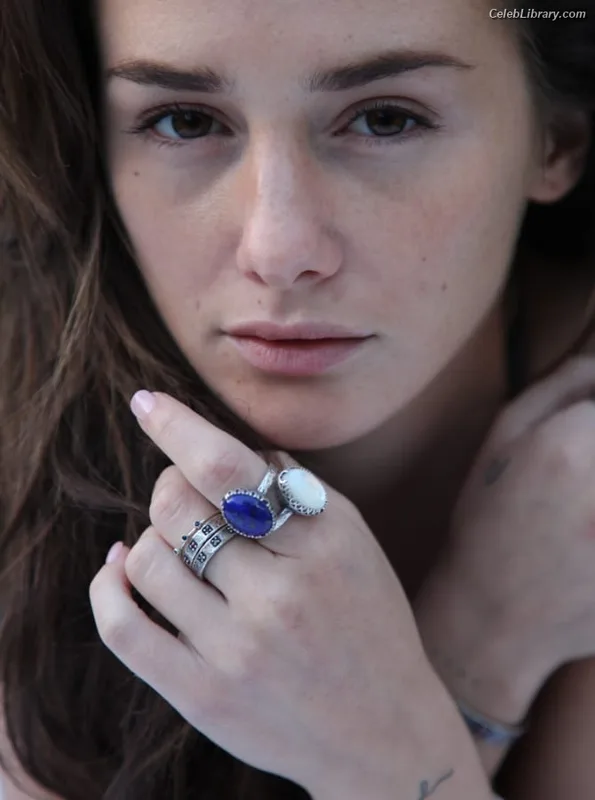 Addison Timlin photo 23 of 686