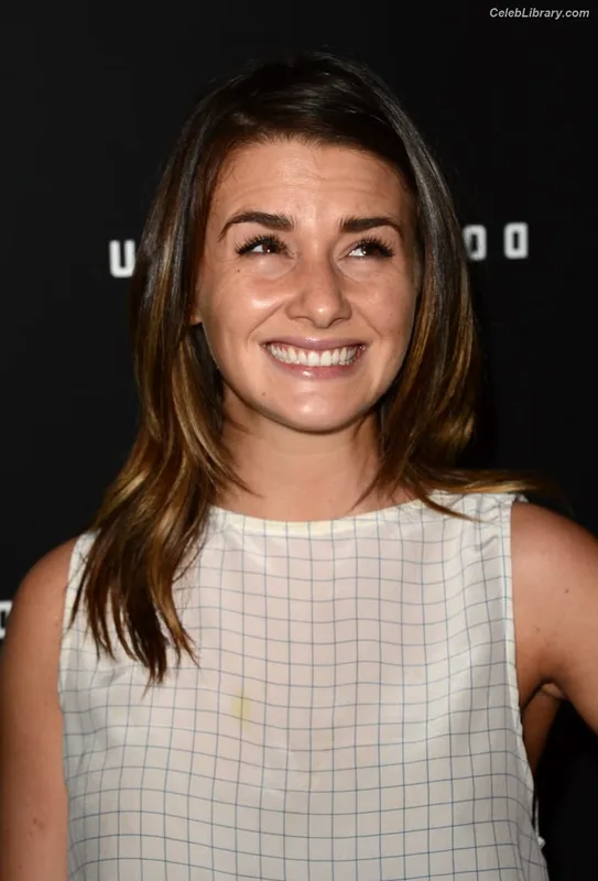 Addison Timlin photo 20 of 686
