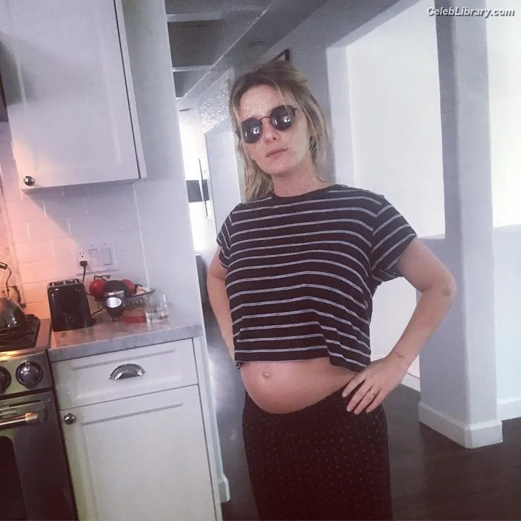 Addison Timlin photo 24 of 686