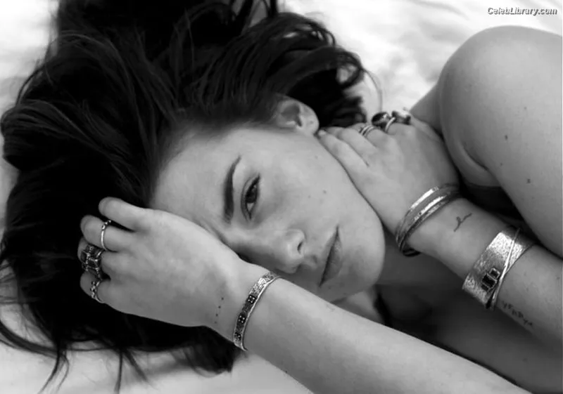 Addison Timlin photo 11 of 686