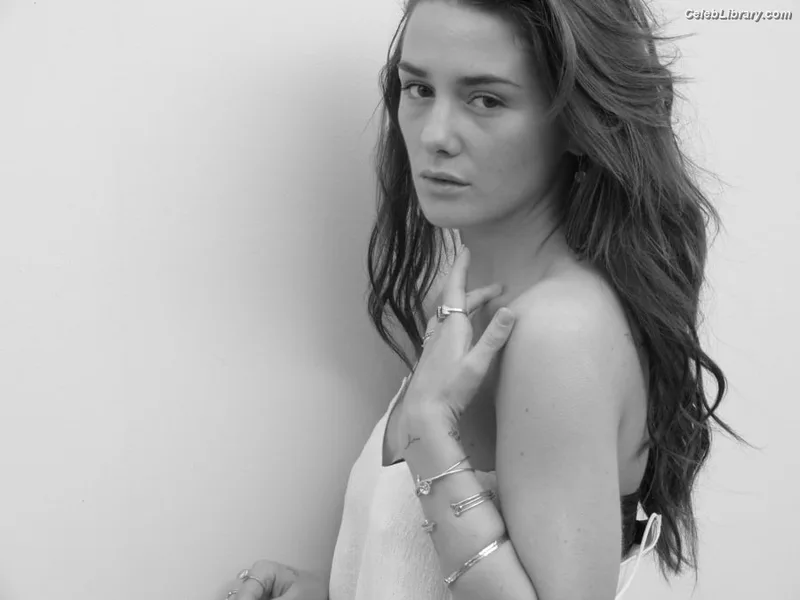 Addison Timlin photo 20 of 686