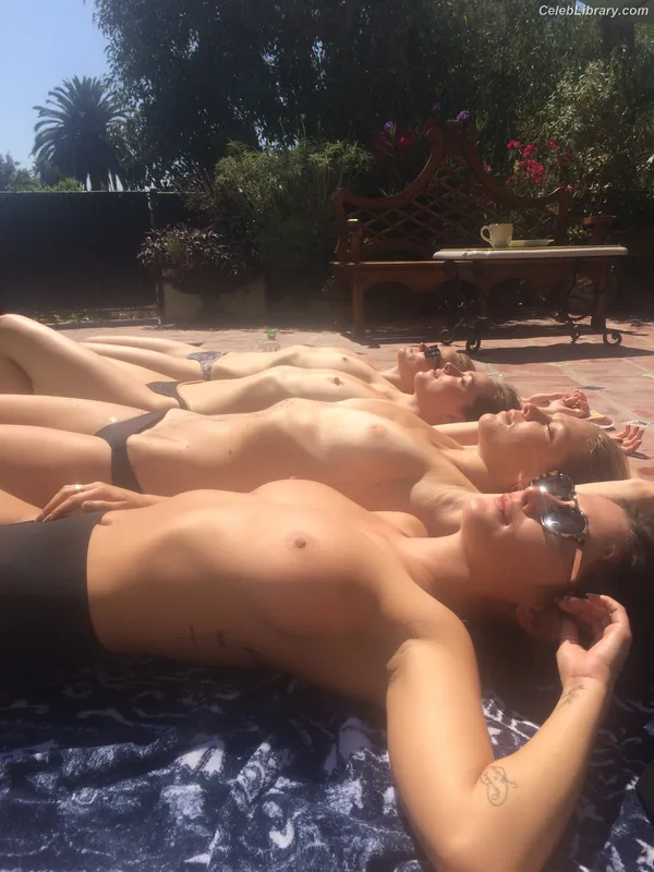 Addison Timlin photo 18 of 686