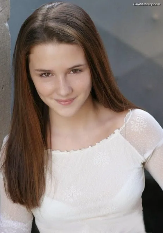 Addison Timlin photo 20 of 686