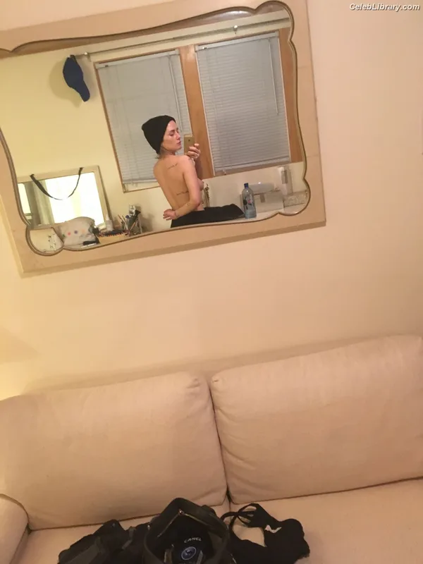 Addison Timlin photo 1 of 686