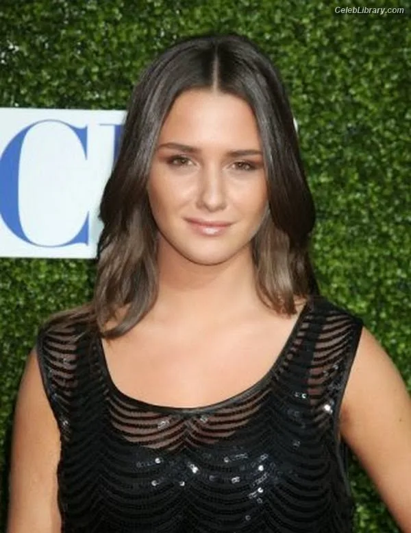 Addison Timlin photo 4 of 686