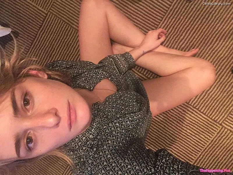 Addison Timlin photo 4 of 686