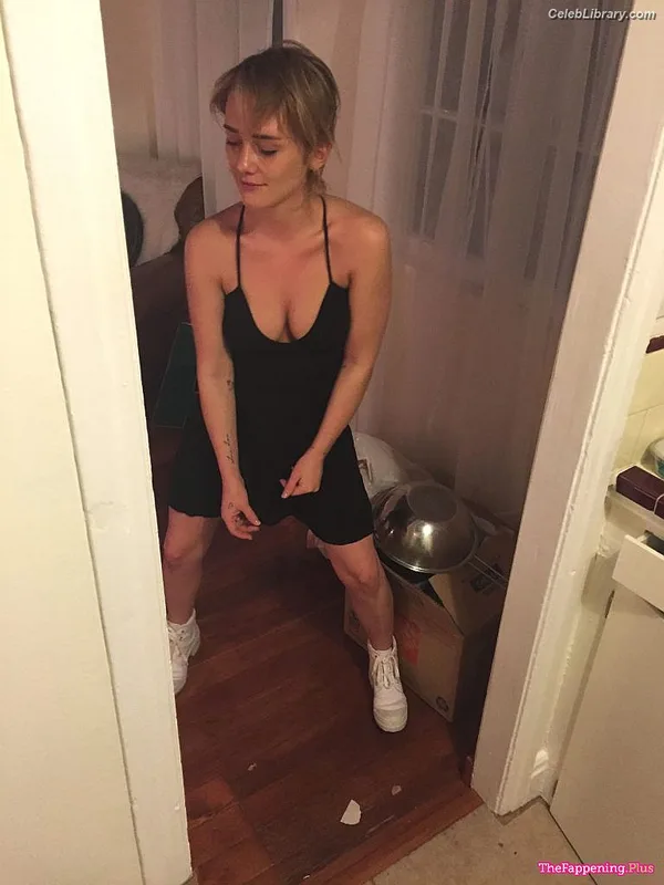 Addison Timlin photo 21 of 686