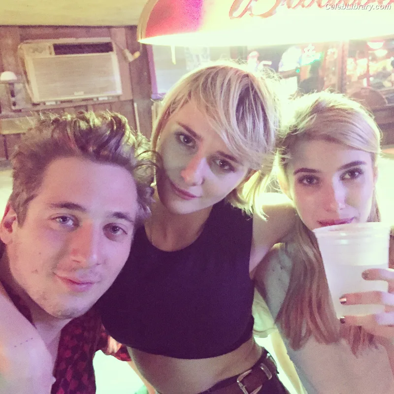 Addison Timlin photo 18 of 686