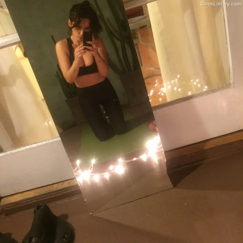 Addison Timlin photo 22 of 686