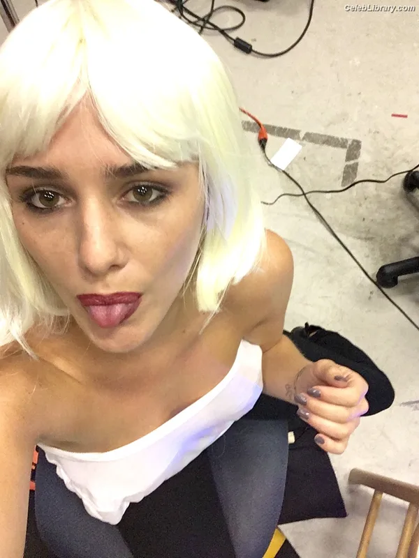 Addison Timlin photo 24 of 686