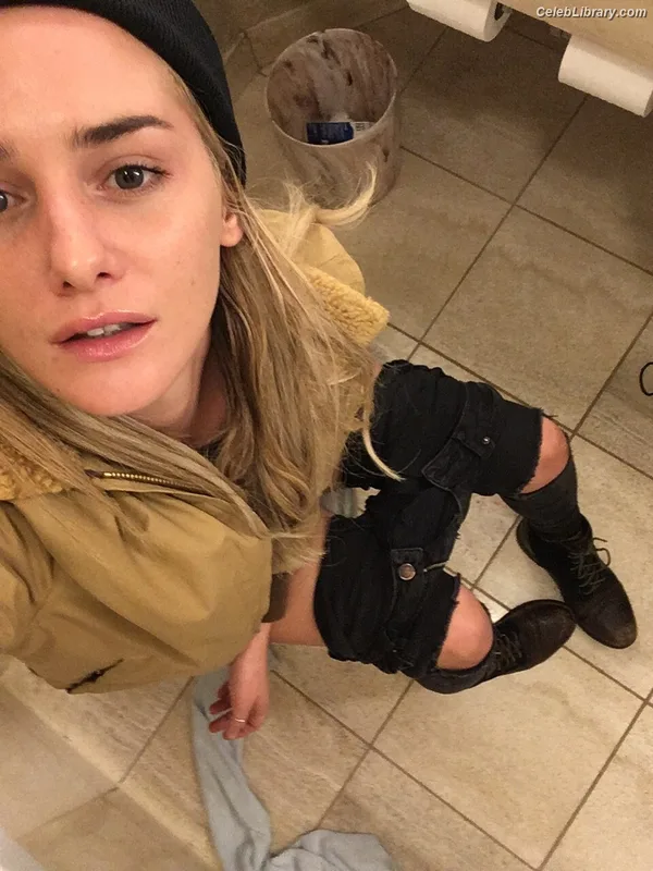 Addison Timlin photo 6 of 686