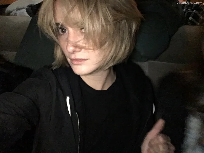 Addison Timlin photo 19 of 686