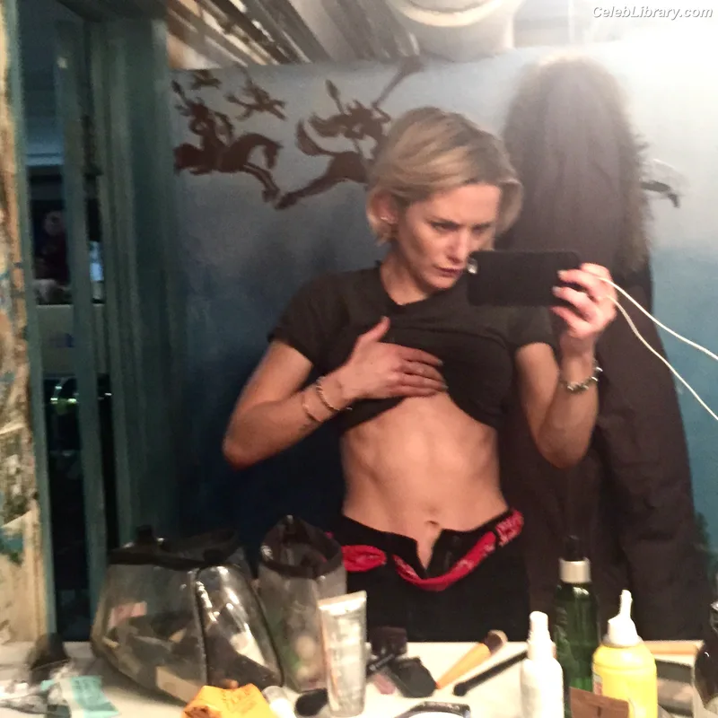 Addison Timlin photo 3 of 686