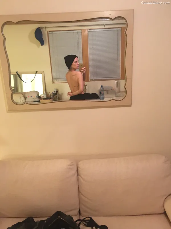 Addison Timlin photo 16 of 686