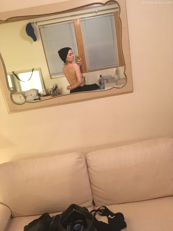 Addison Timlin photo 17 of 686