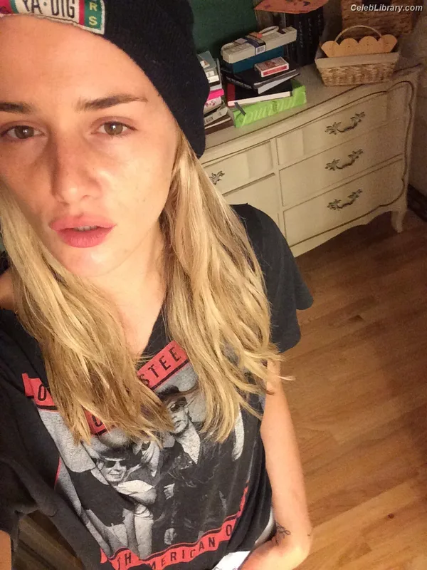 Addison Timlin photo 19 of 686