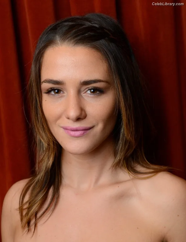 Addison Timlin photo 10 of 686