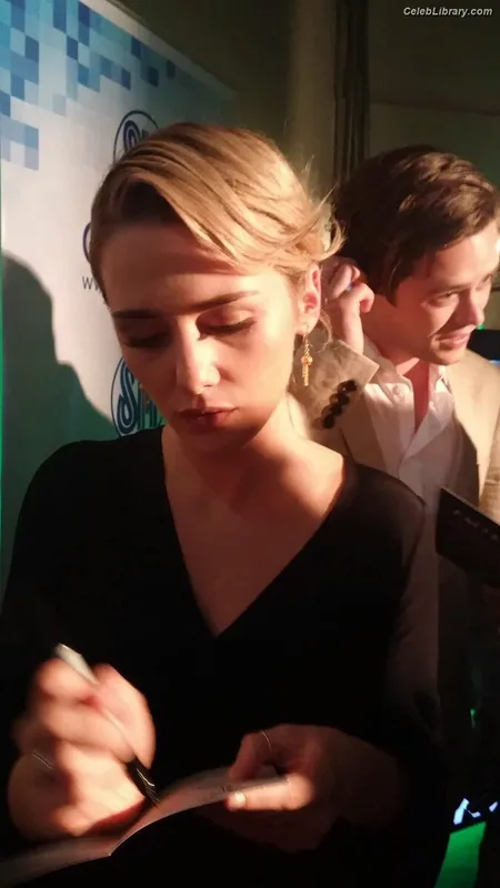 Addison Timlin photo 14 of 686