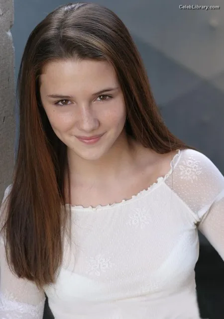 Addison Timlin photo 3 of 686