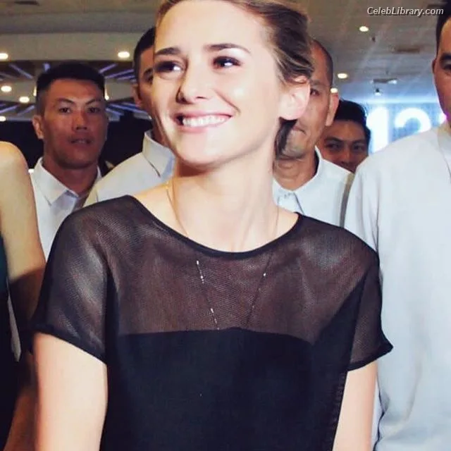 Addison Timlin photo 18 of 686