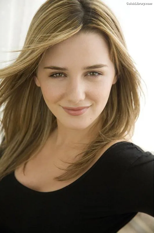 Addison Timlin photo 1 of 686