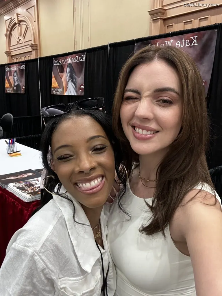 Adelaide Kane photo 4 of 236