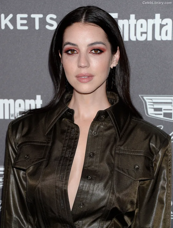 Adelaide Kane photo 15 of 237