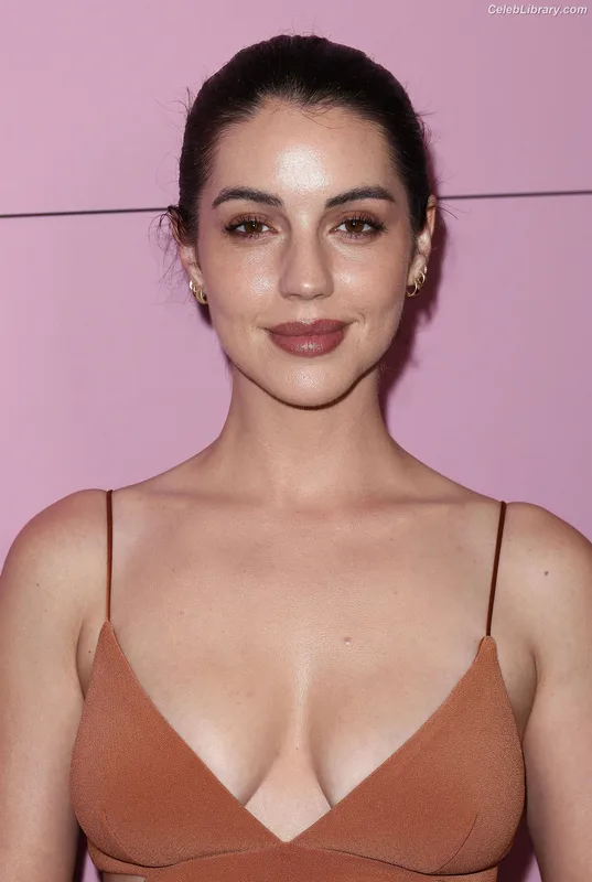 Adelaide Kane photo 10 of 237