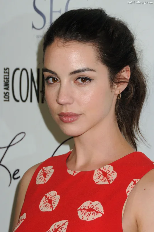 Adelaide Kane photo 17 of 237
