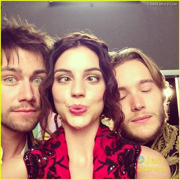 Adelaide Kane photo 4 of 237