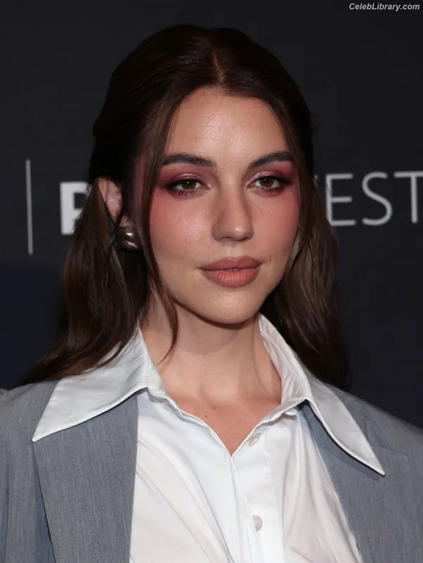 Adelaide Kane photo 22 of 237