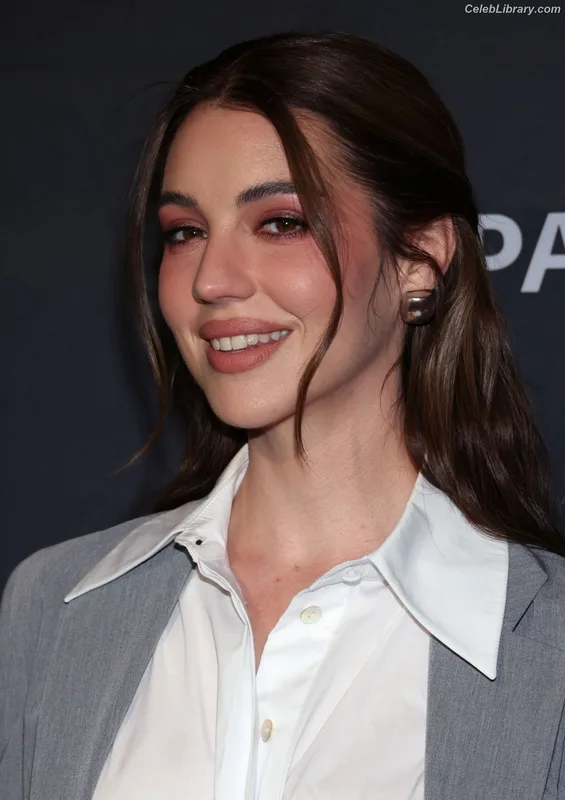 Adelaide Kane photo 24 of 237