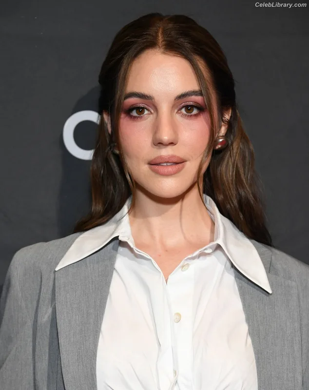 Adelaide Kane photo 11 of 237