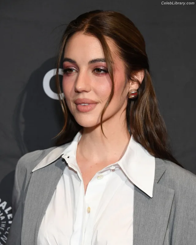 Adelaide Kane photo 14 of 237